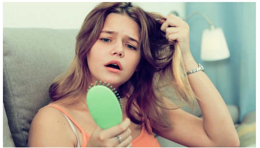 frizzy hair women combing